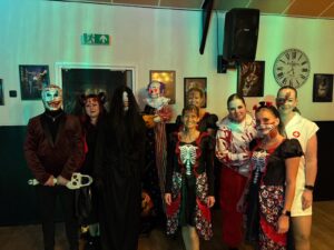 team Halloween bal Dancin Together Stuifzand